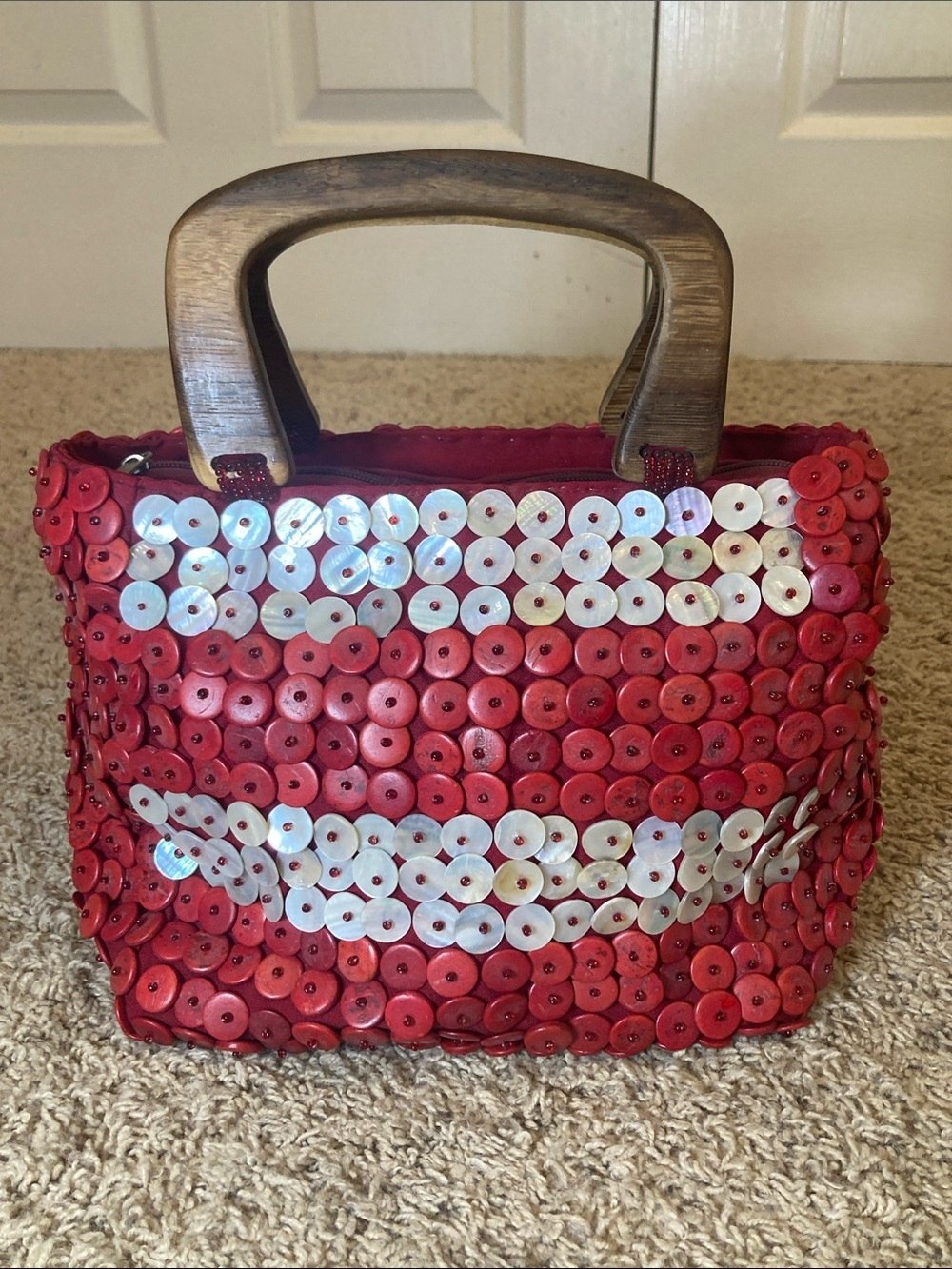 Handheld Red Sequin Wooden Handle Women's Bag